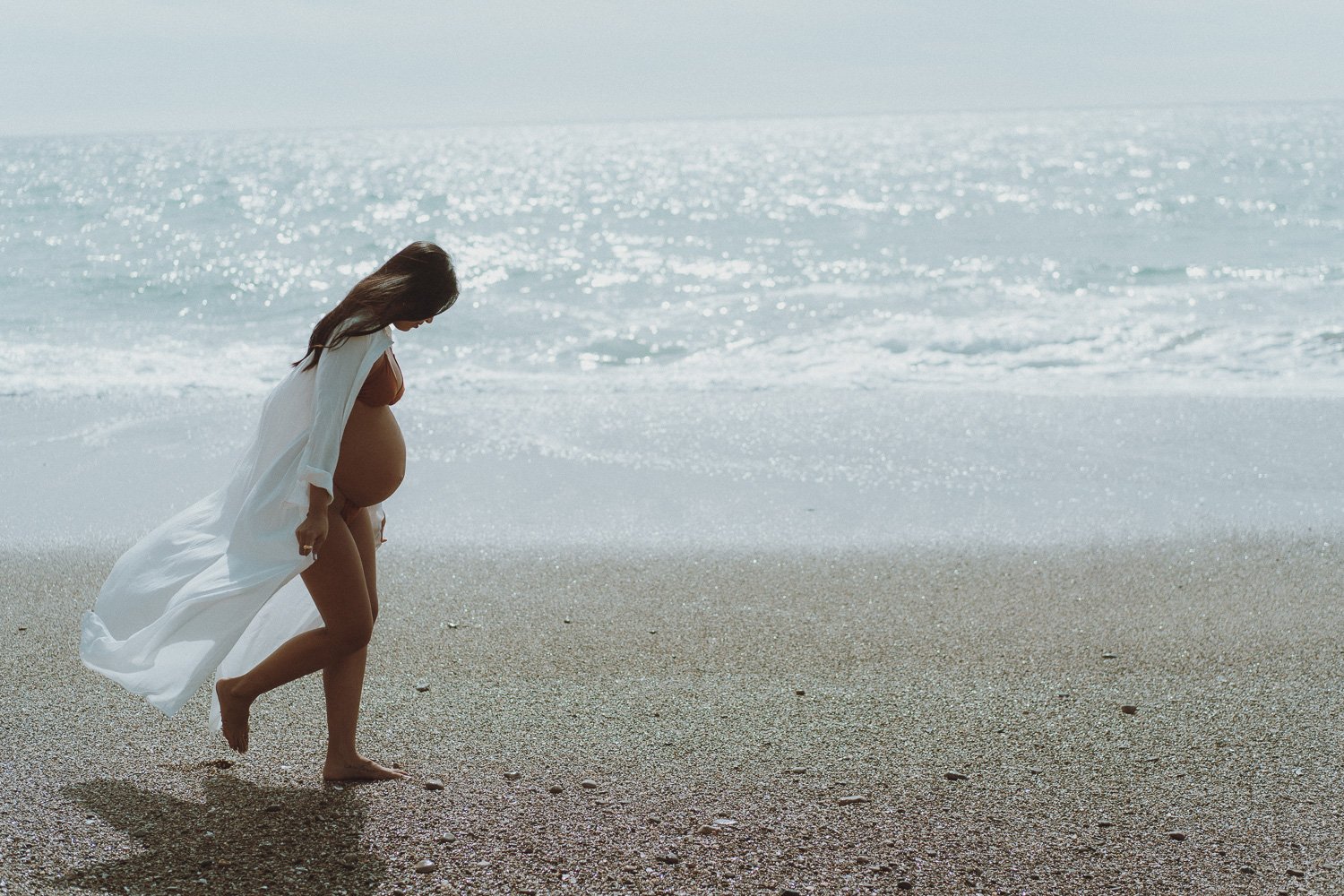 Fotografia De Embarazo Con Tu Pareja En La Playa Catalana De Garraf Con Wonderstory