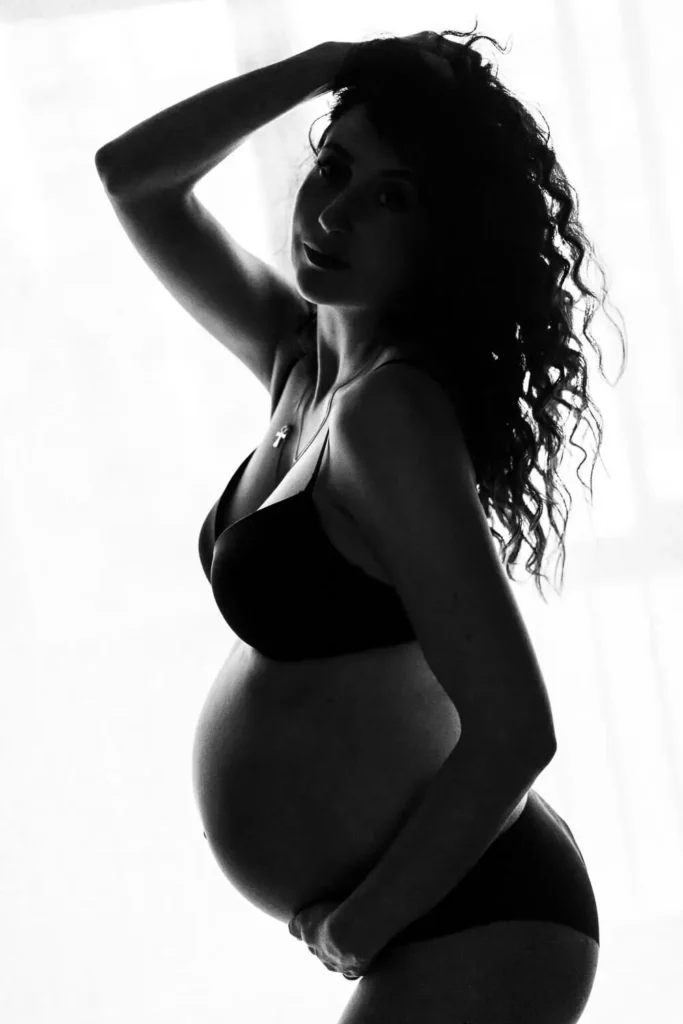 Pregnancy Photo Shoot At Home Backlighting