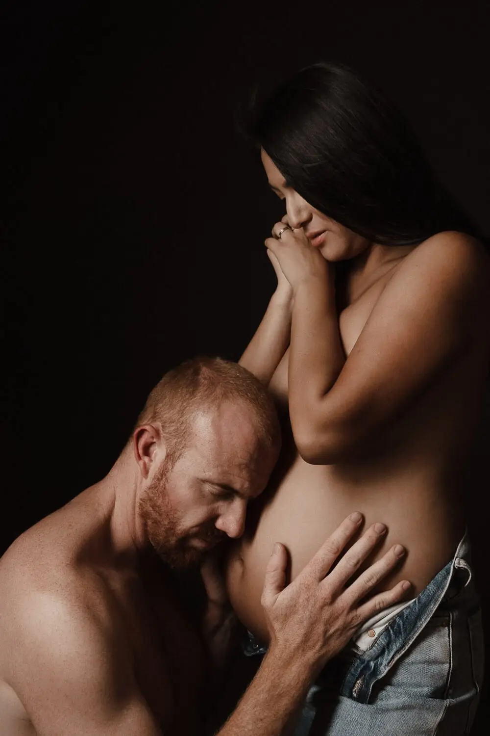 Sesion De Fotos De Embarazo Interior En Estudio De Barcelona