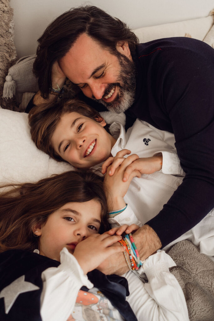 Sesion de fotos de familia en casas barcelona