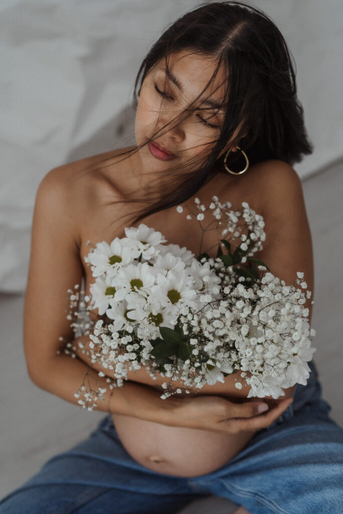 Fotografa De Embarazadas En Barcelona en estudio