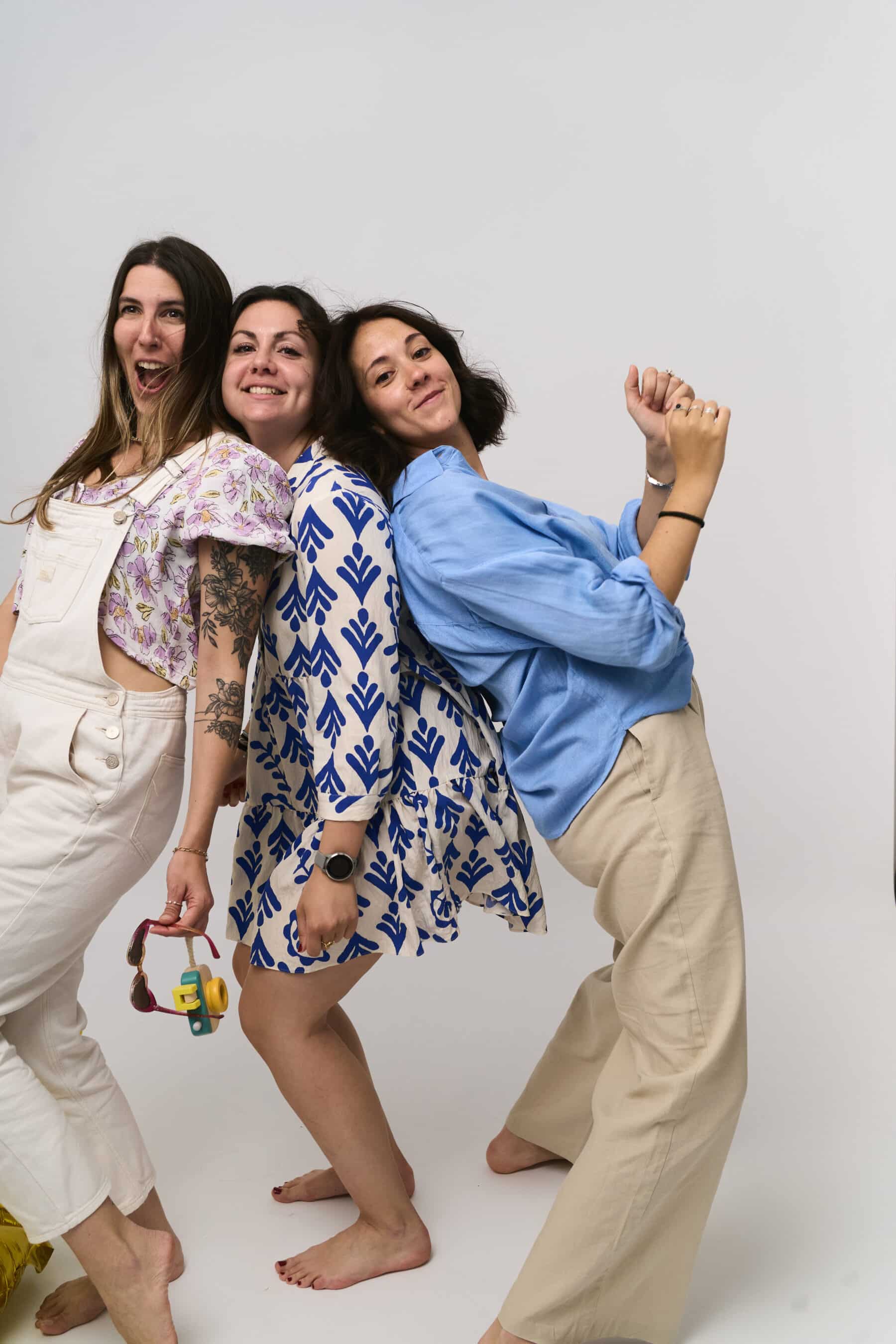 Friends celebrating a 40th birthday with a self-photo session at YOULO Barcelona, mini private party