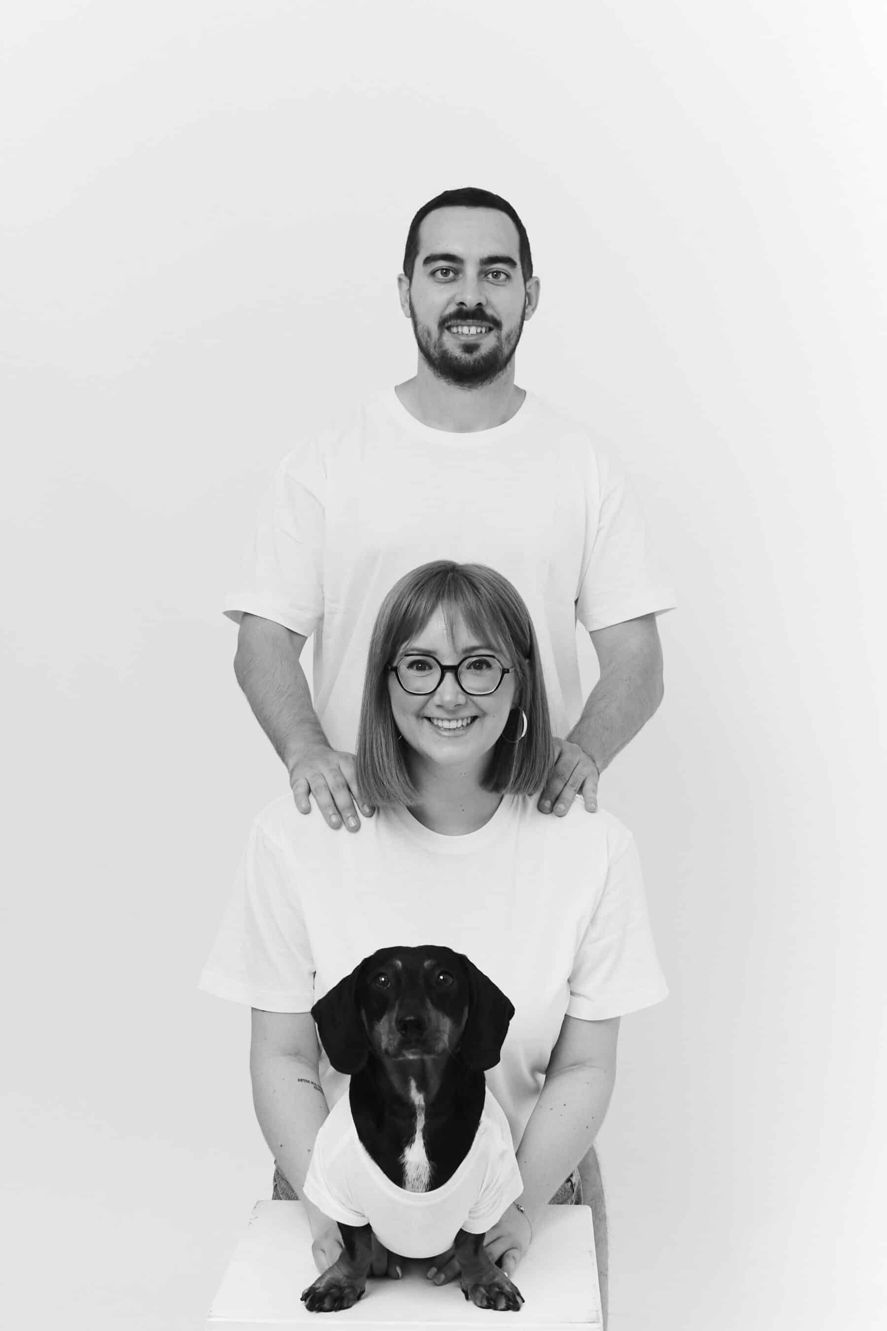 dog photography in Barcelona studio with family
