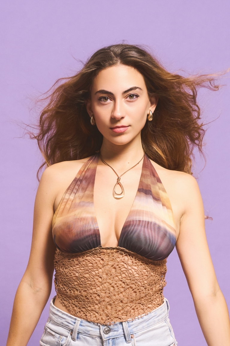 woman posing at YOULO self-photo studio Barcelona