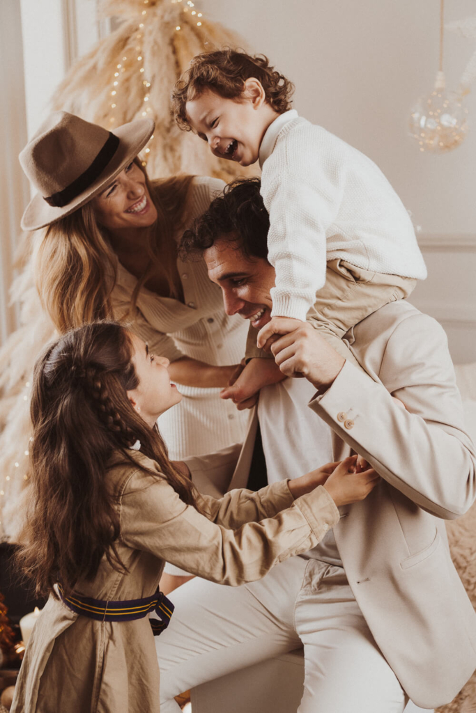 family christmas photoshoot outfit sofa