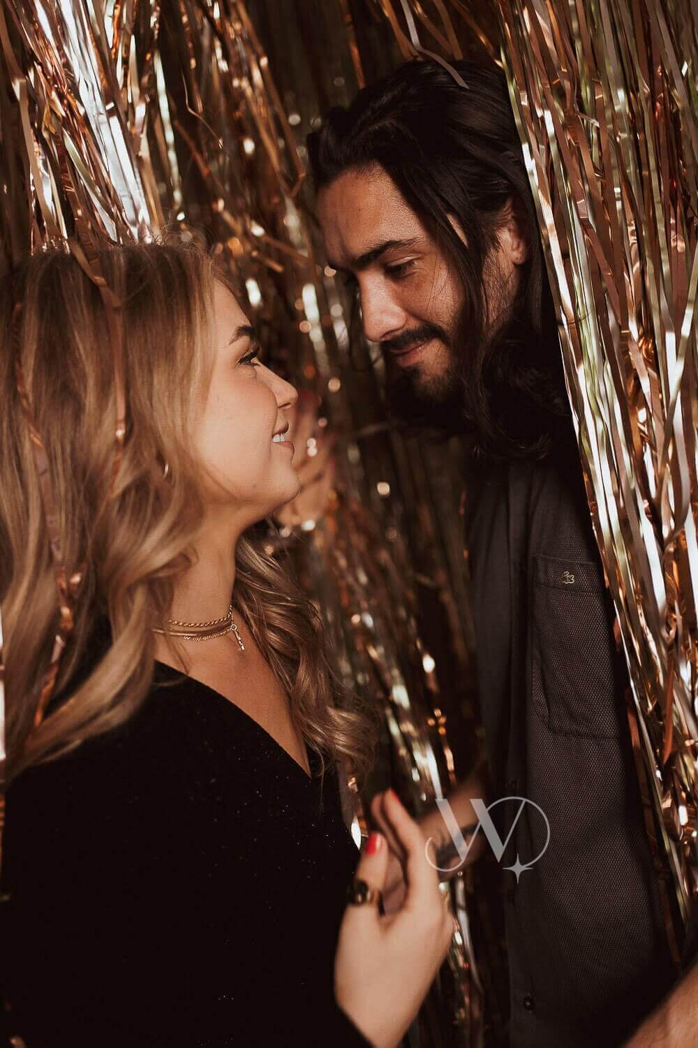 couple with festive look for christmas photo session
