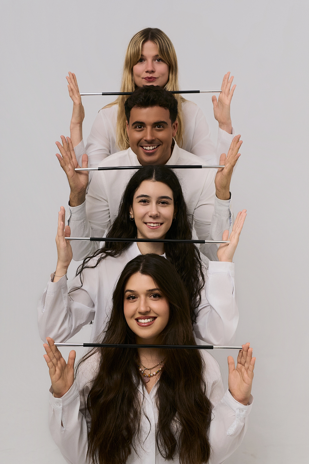 group friends geometric composition sticks synchronized family studio photo ideas