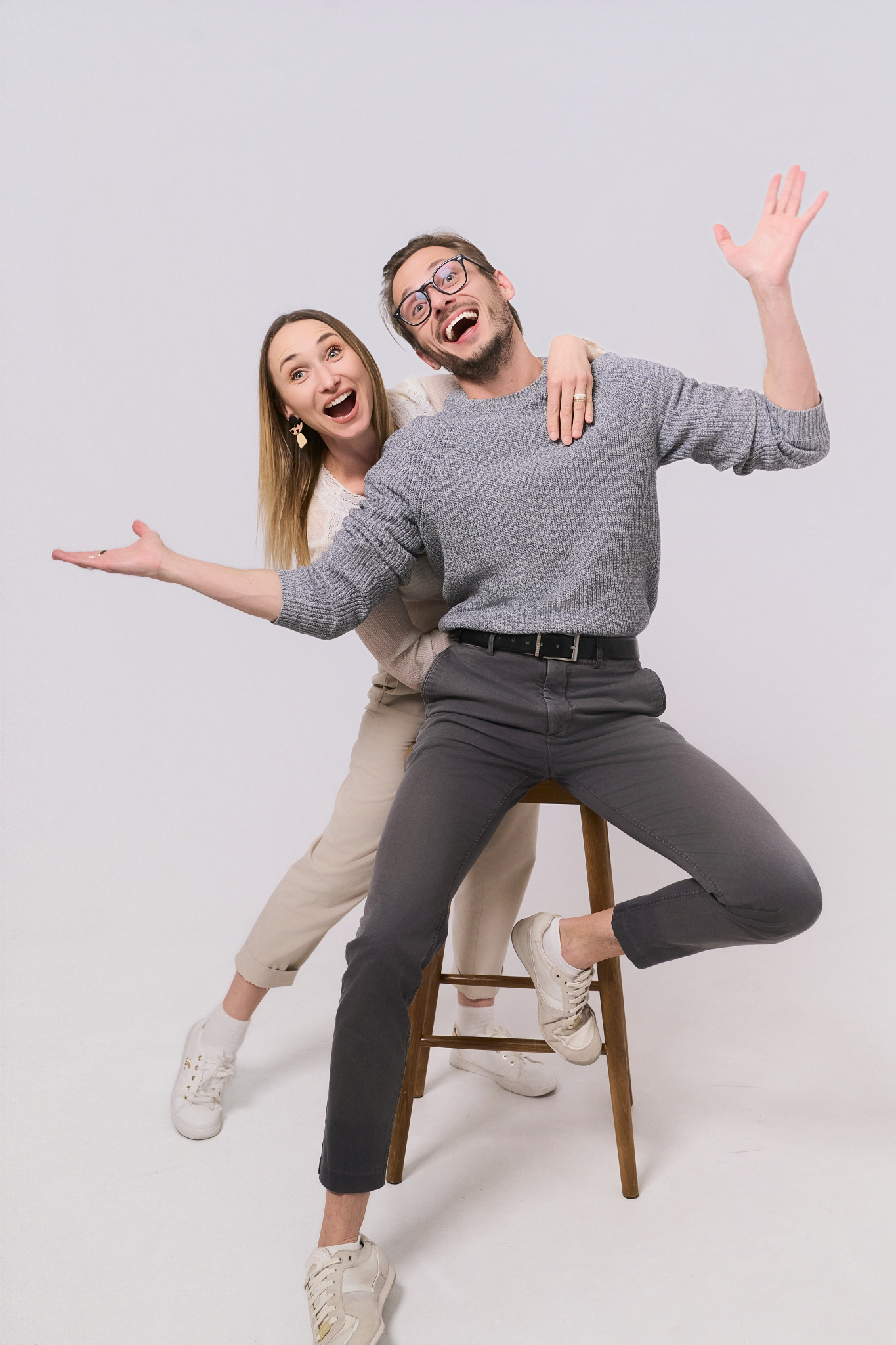 pareja divertida banqueta sesion fotos precio barcelona