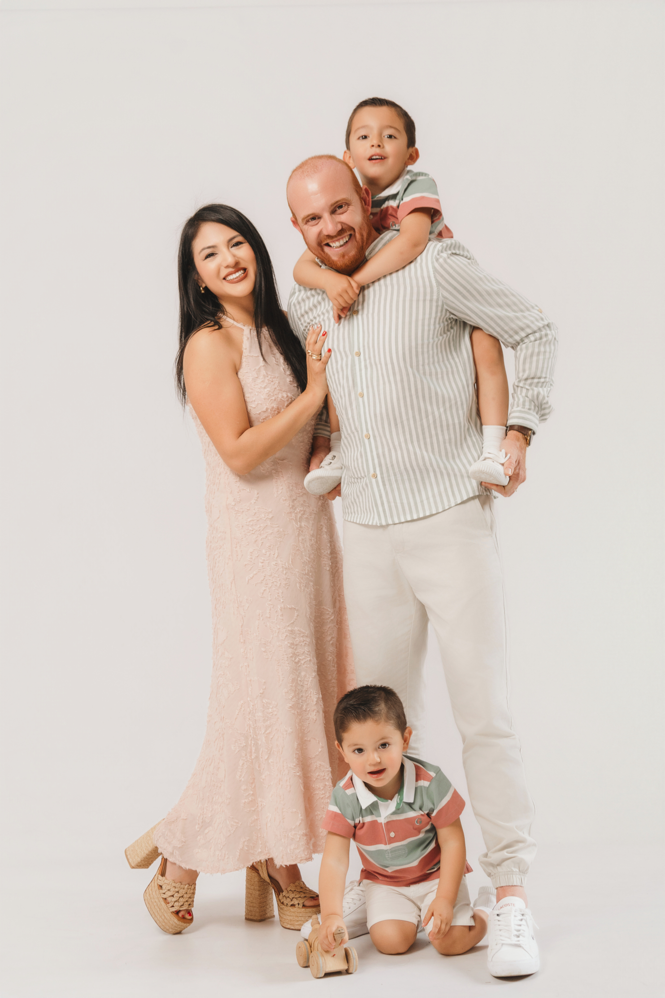 family four choose photographer barcelona studio