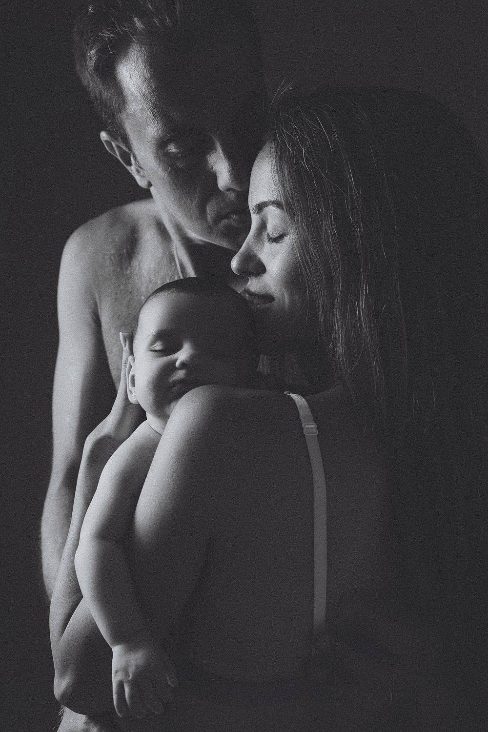 family newborn choose photographer barcelona black white