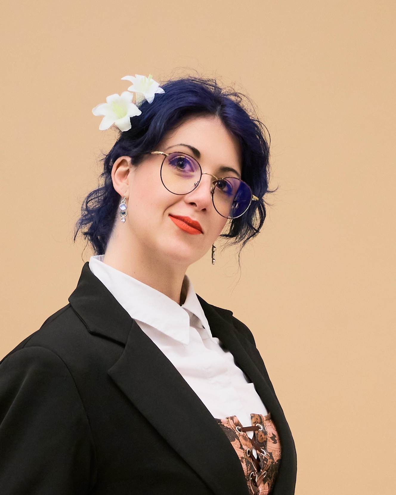 Foto perfil LinkedIn - mujer profesional con gafas en Barcelona