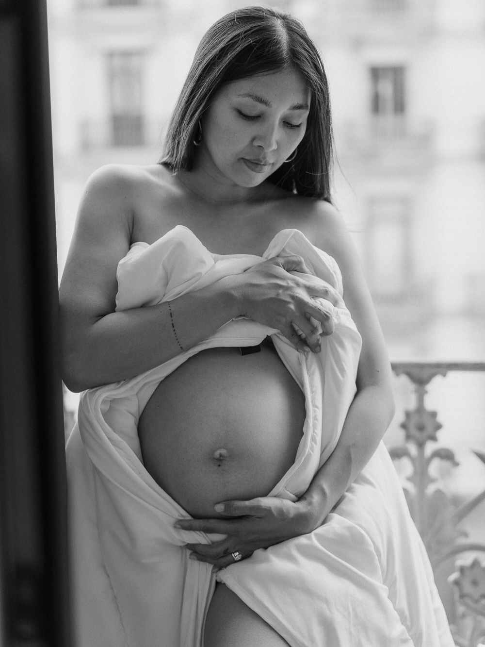 Pregnant woman in Barcelona — what to do in the Eixample on a babymoon