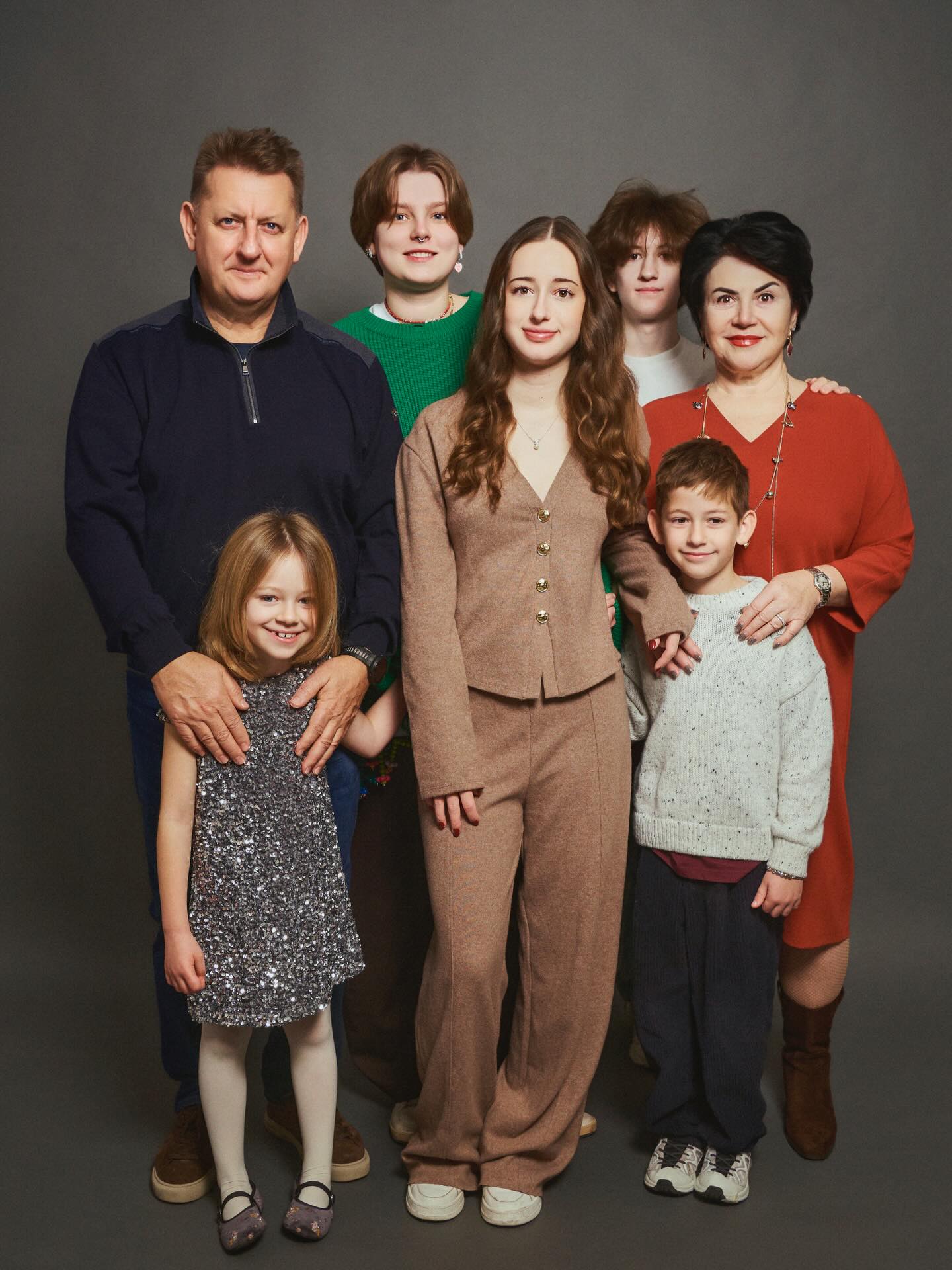 Photo booth vs self-photo studio in Barcelona: when to pick each