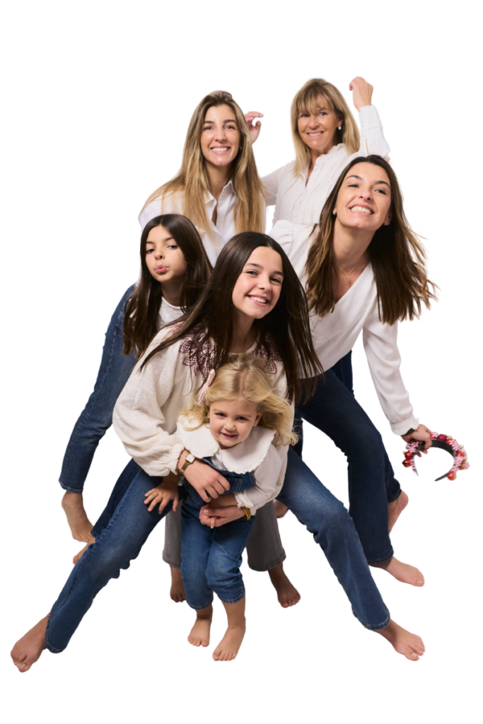 Familia numerosa en una sesión de autofotos en YOULO Barcelona