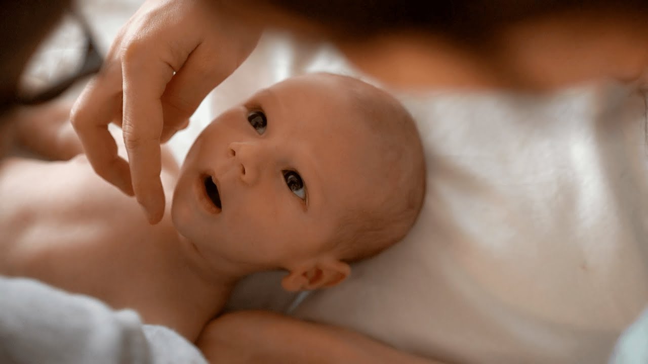 Una sesión de fotógrafo Newborn en Barcelona: reportaje de video